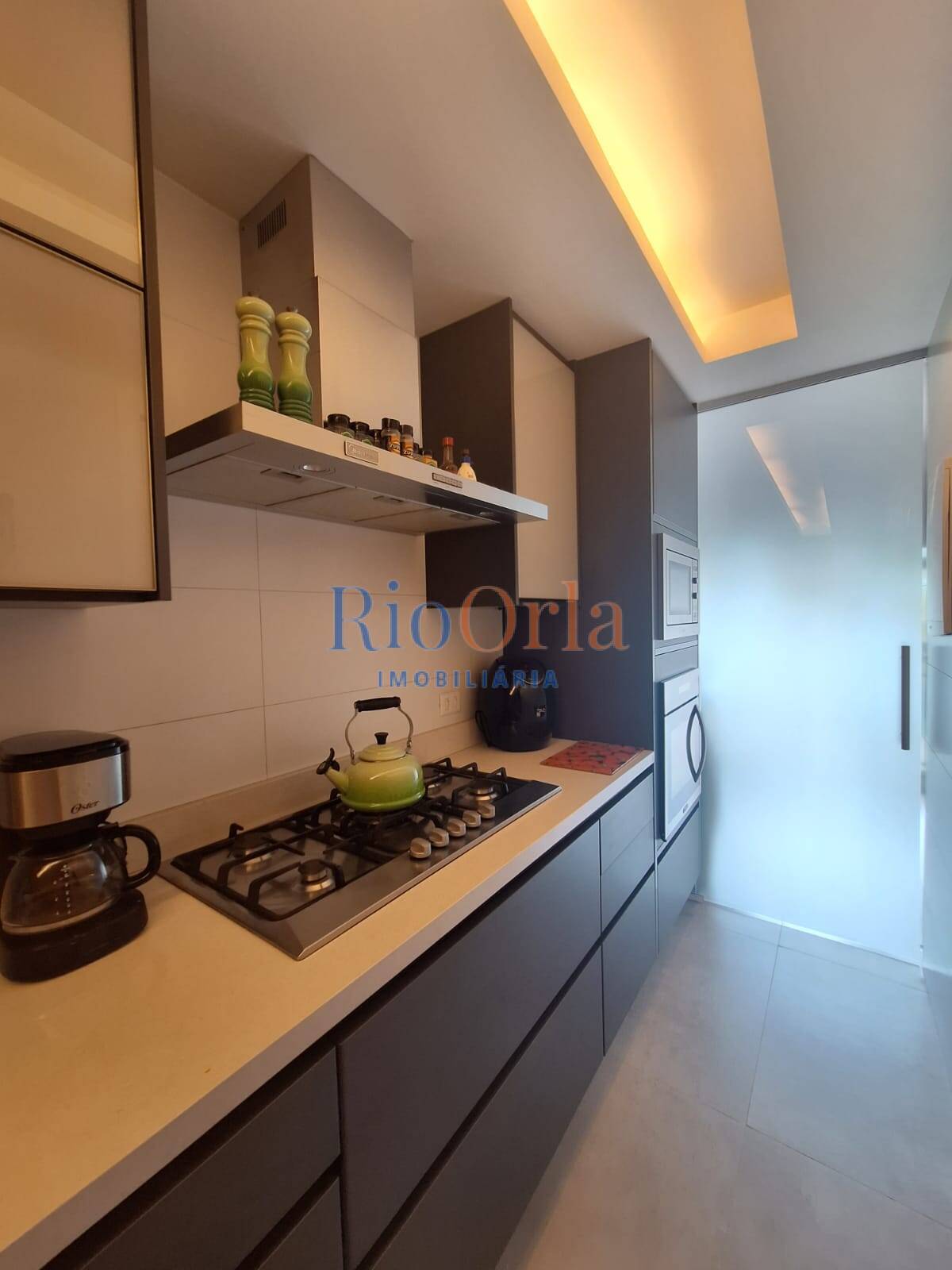 Ocean Front, apartamento 3 quartos na praia da Barra com infraestrutura !