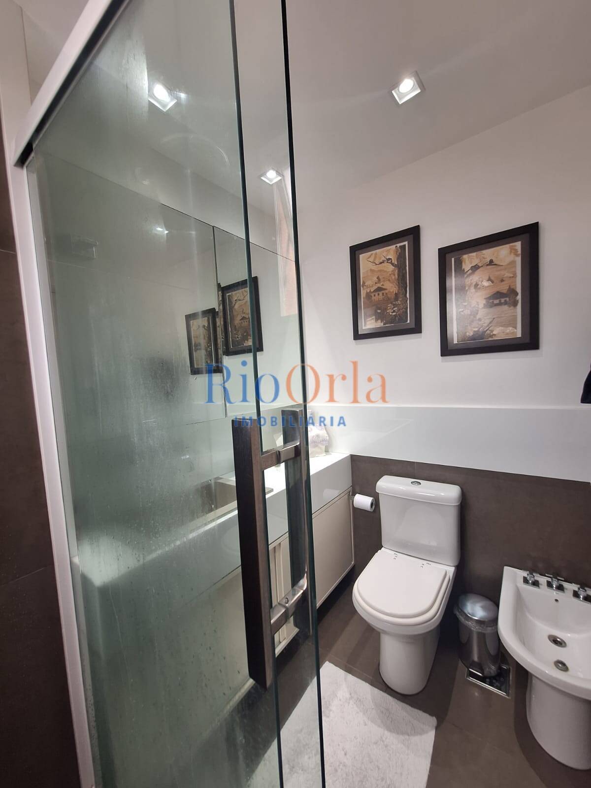 Ocean Front, apartamento 3 quartos na praia da Barra com infraestrutura !