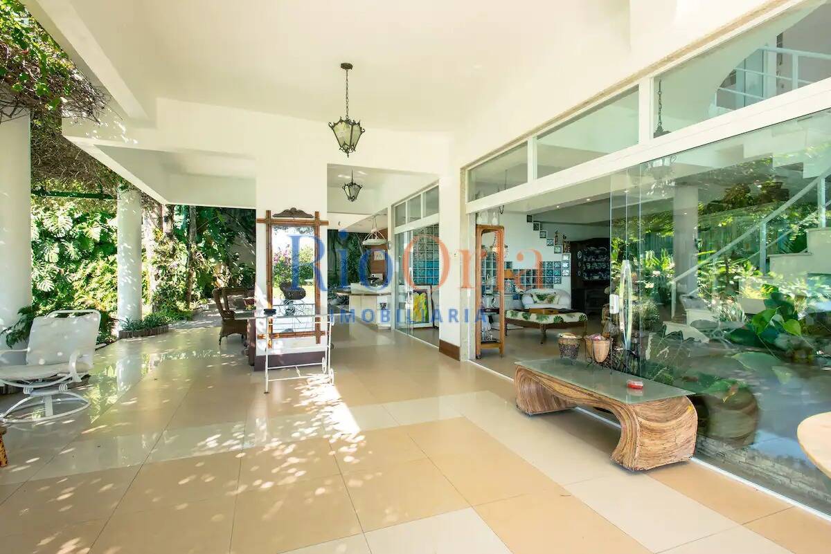 Casa à venda com 4 quartos, 1200m² - Foto 9
