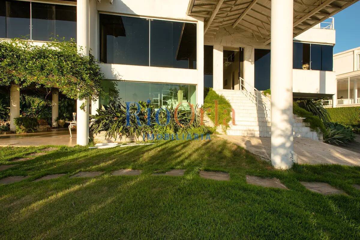Casa à venda com 4 quartos, 1200m² - Foto 3