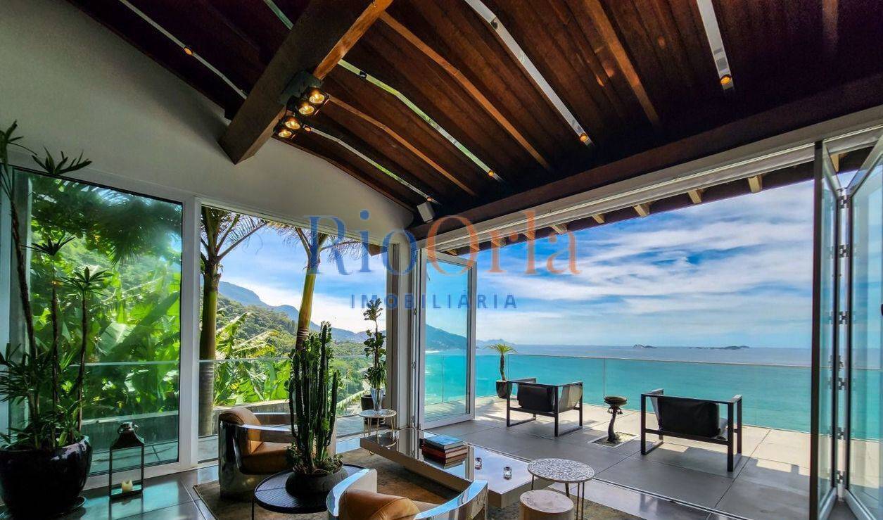 Ouço PROPOSTA. Mansão ESPETACULAR, 4 pavimentos, frente ao mar, JOÁ!