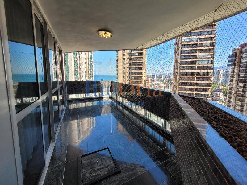Atlântico Sul, apartamento 4 quartos na praia da Barra com infraestrutura