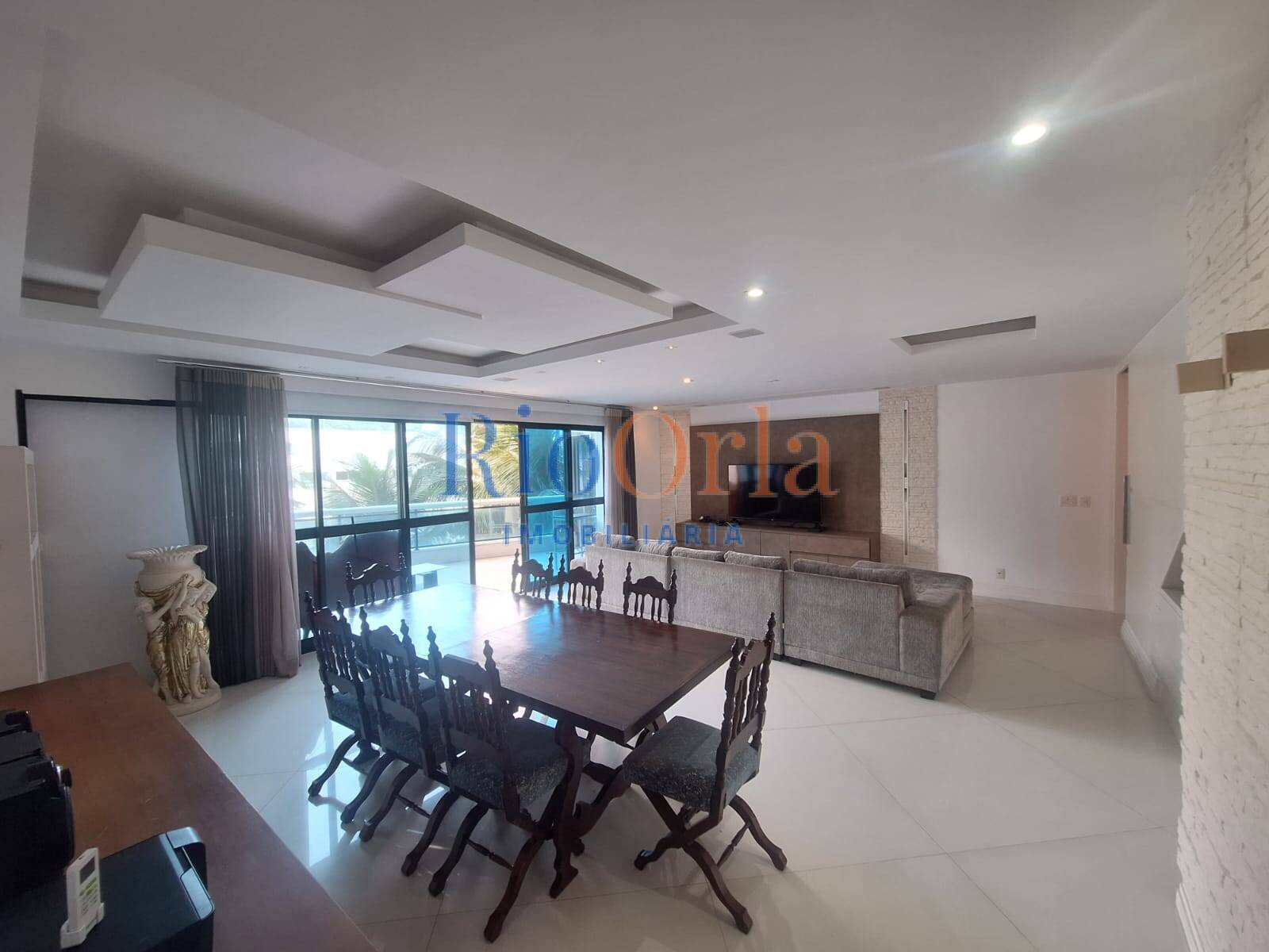 Saint Tropez, 225m2, Vista  Mar, 4 qtos (2stes)+deps. 98396-9106 !