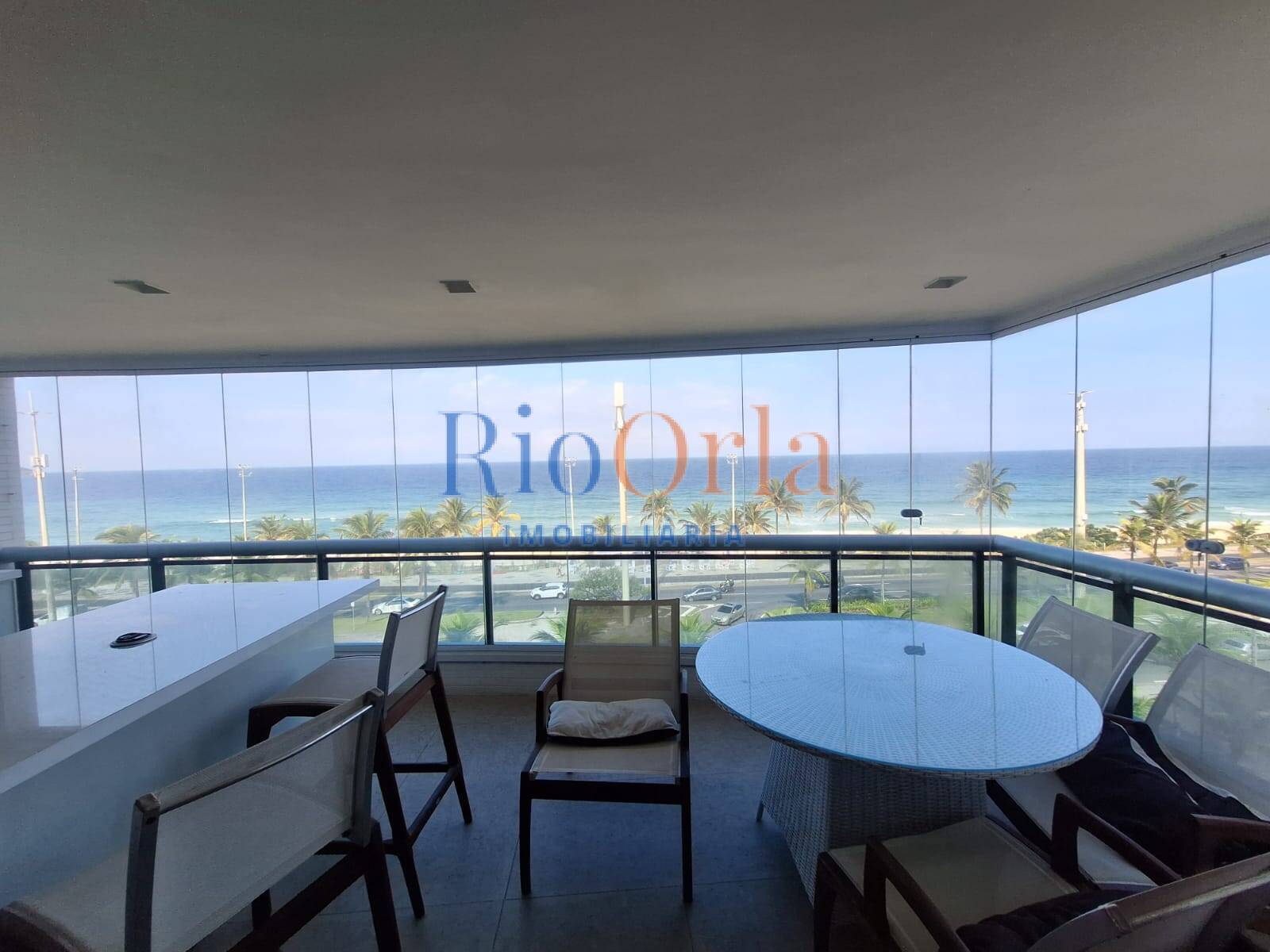 Saint Tropez, Frontal Mar, 226m², 4 qtos ( 3 stes ), reformado, mobiliado !