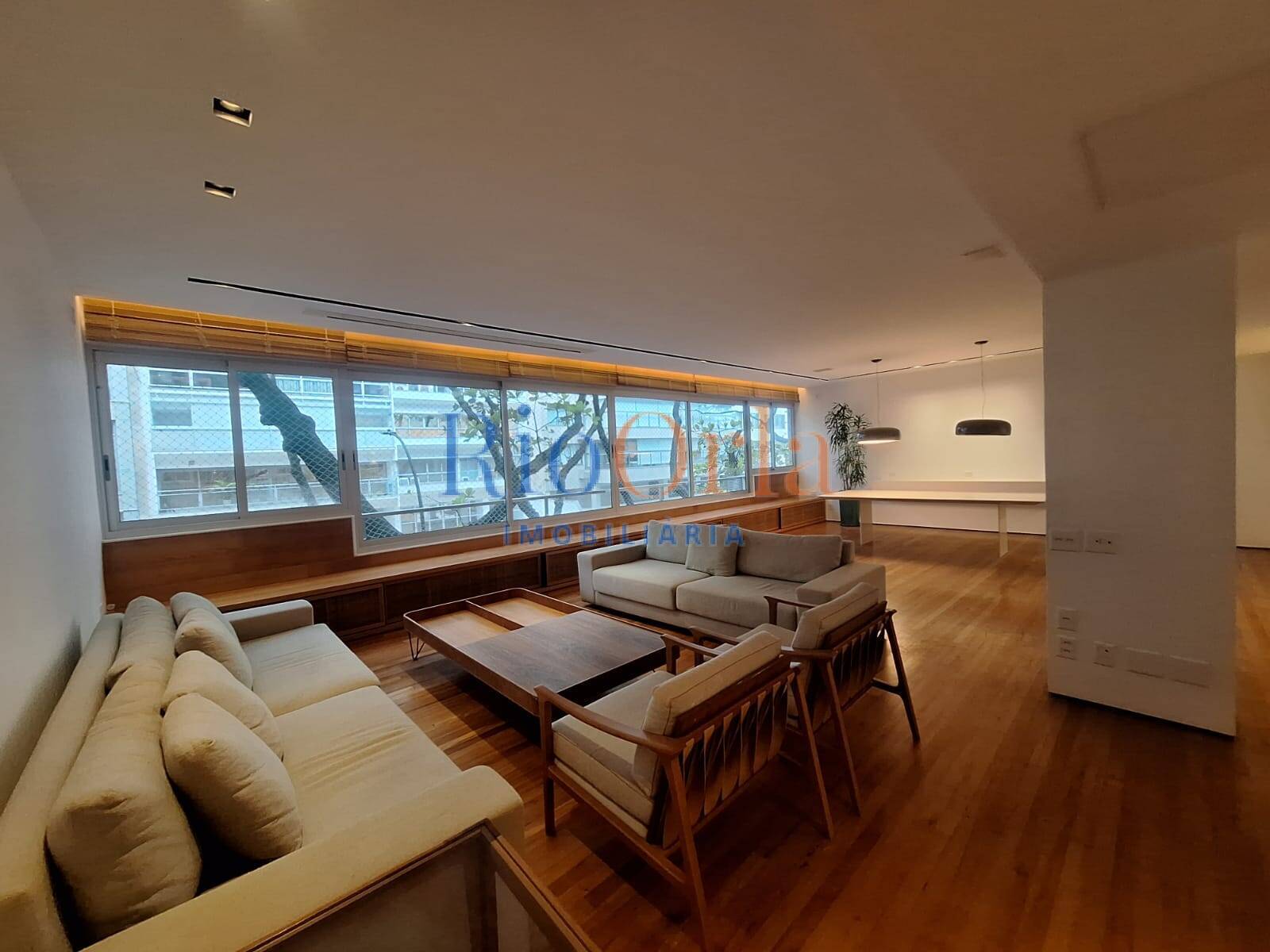 Leblon, apartamento 3 quartos com infraestrutura quadríssima da praia !!