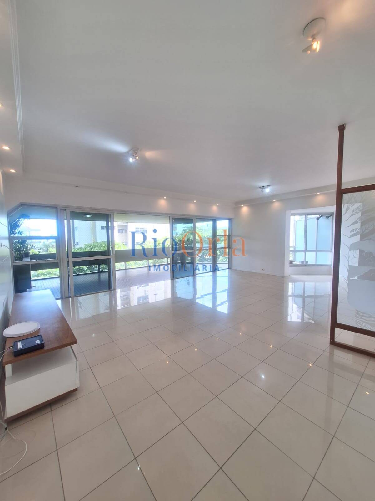 Atlântico Sul, frontal mar, 300m², 4 qtos ( suite ) + deps, 98396-9106