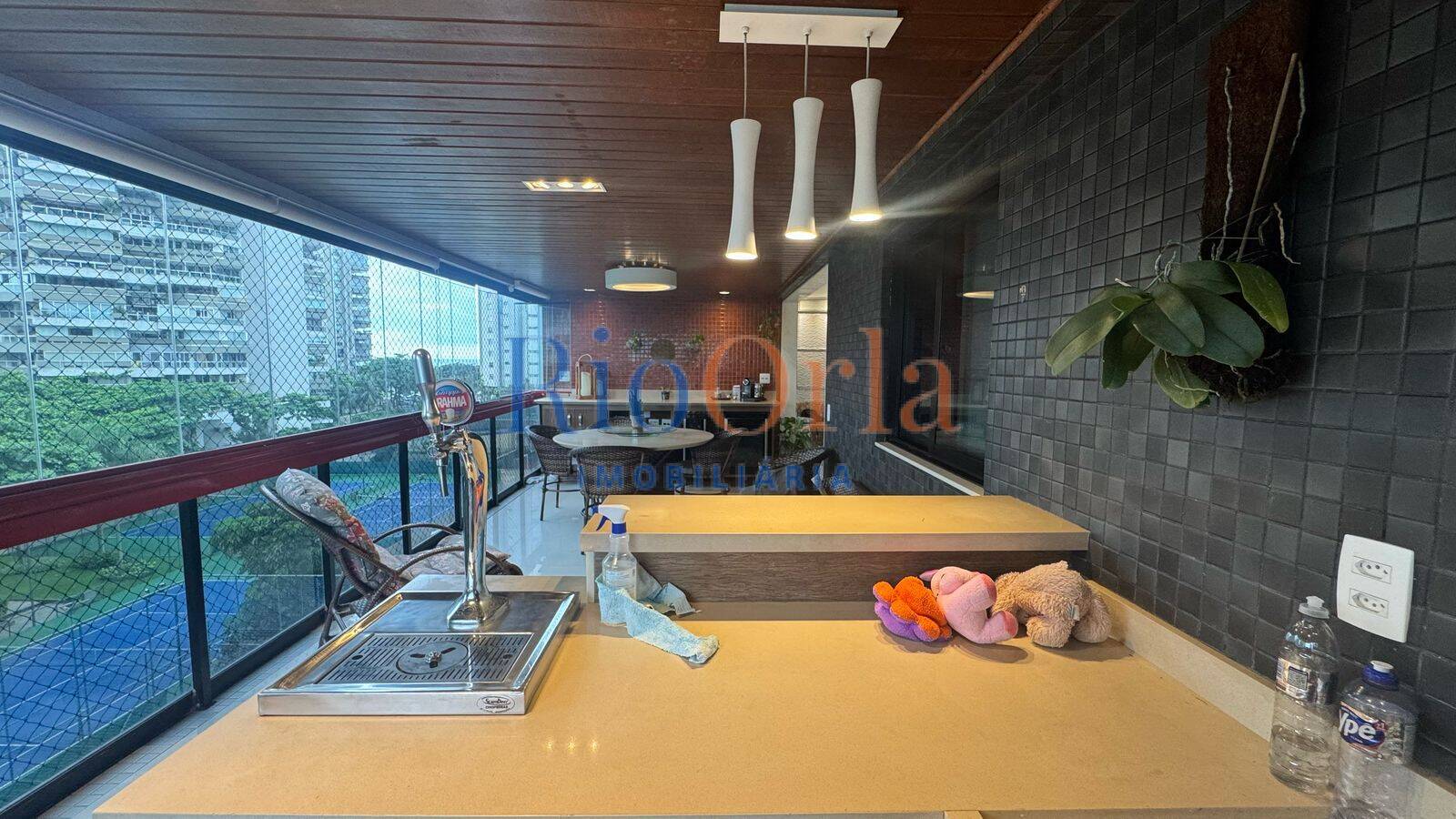 Wonderful, apartamento 3 quartos com infraestrutura na Orla da praia.