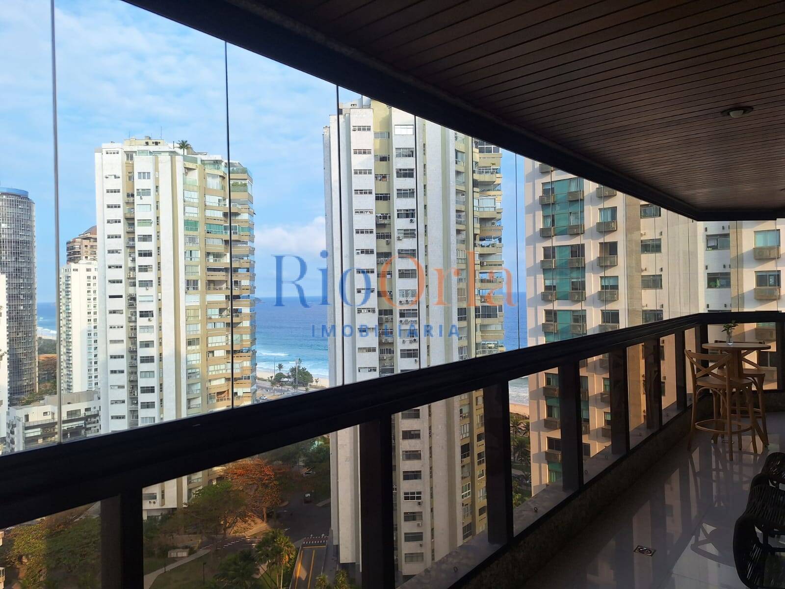 Apartamento Reformado no Summer Dream – 3 Quartos, 1 Suíte e Vista Mar.