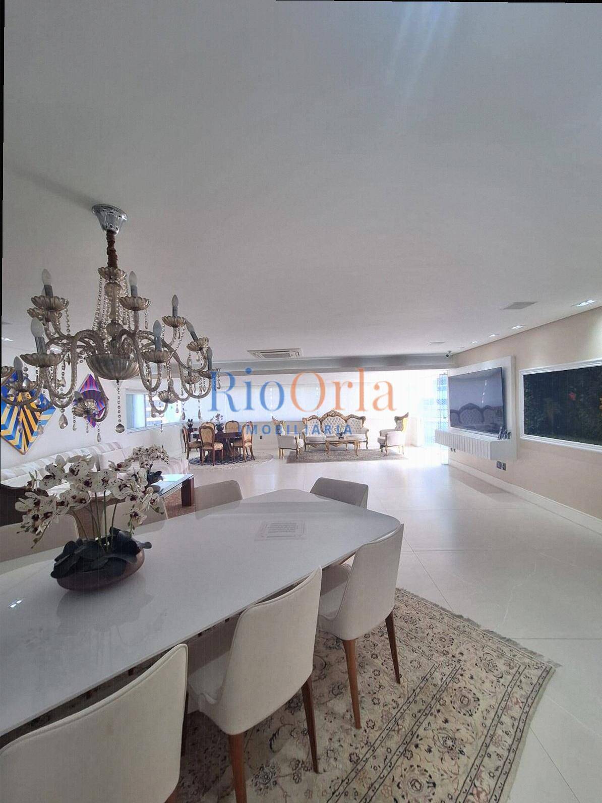 Atlântico Sul – 300m² de Luxo e Sofisticação Frente Mar.