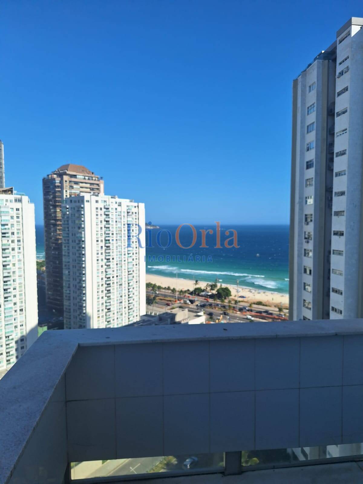 Atlântico Sul, apartamento 4 quartos com infraestrutura na Orla da praia !