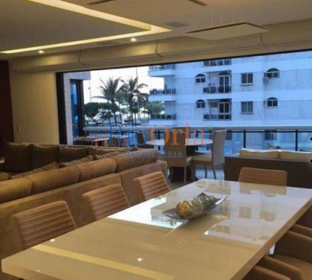Saint Tropez, reformado, vista mar, 3 qtos, 215m²!
