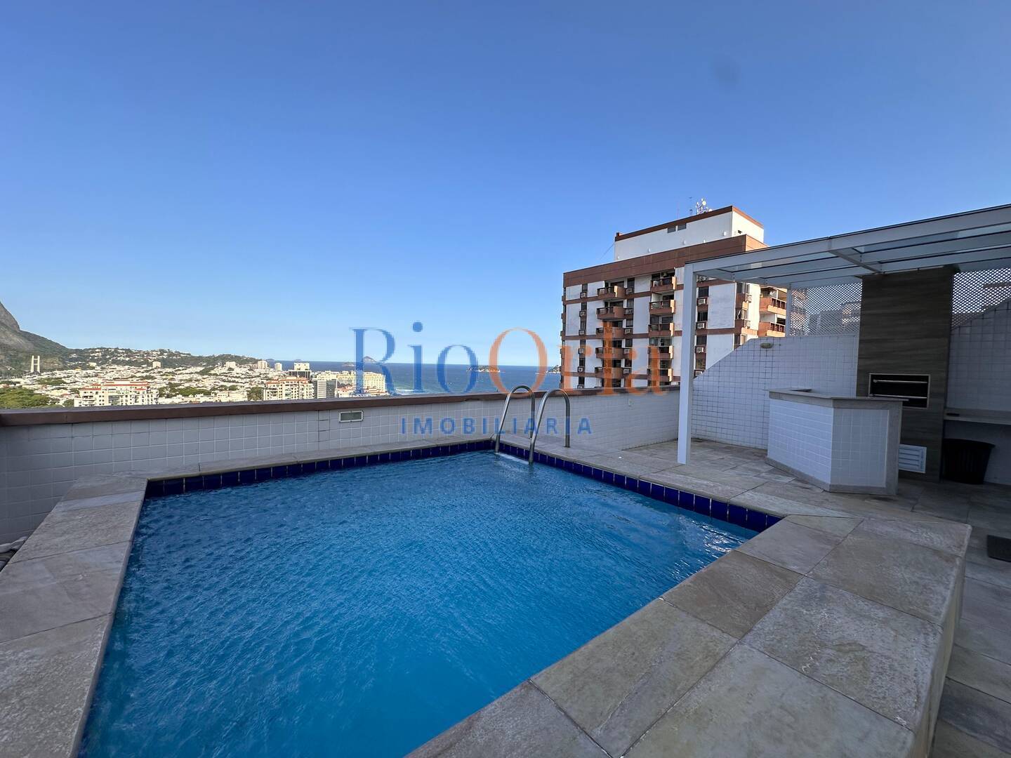 Barramares, cobertura com 3 quartos com infraestrutra na Orla da praia !!