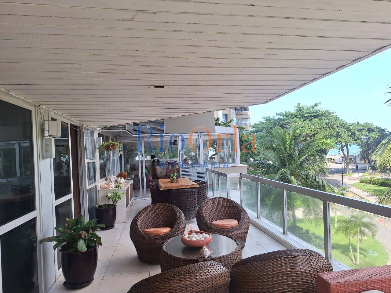 Atlantico Sul, apartamento 4 quartos com infraestrutra na Orla da praia !