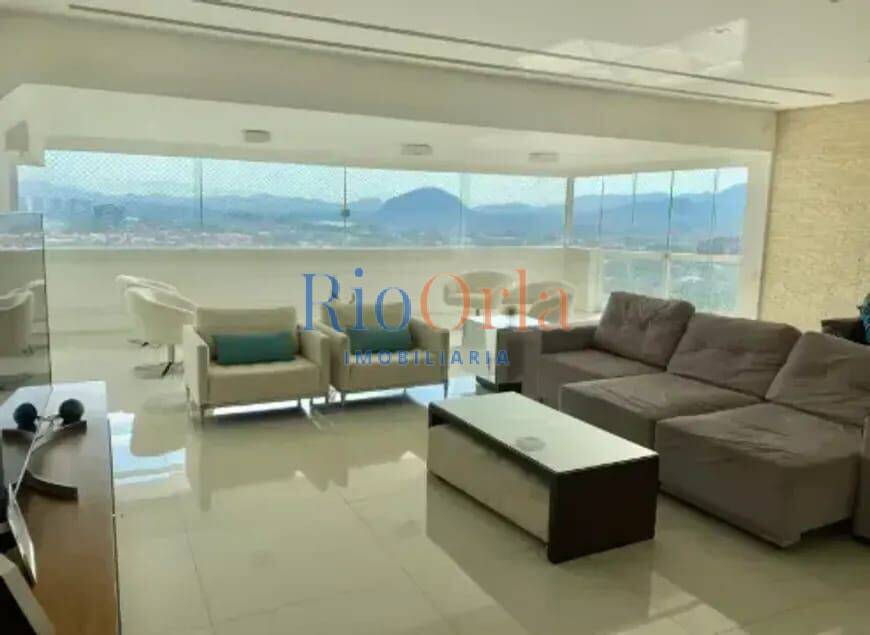 Atlantico Sul, apartamento 4 quartos com infraestrutura na Orla da praia !