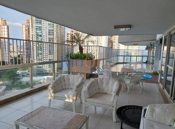 Atlântico Sul, apartamento 4 quartos na praia da Barra com infraestrutura !