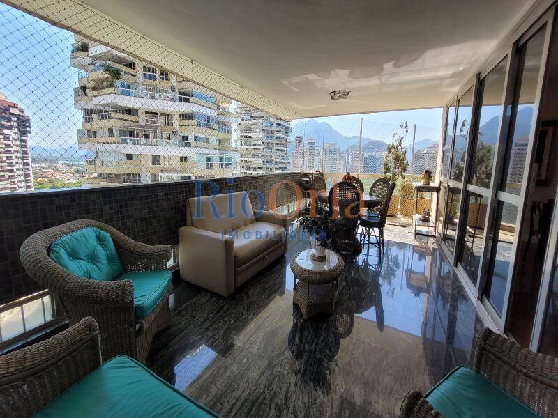 Atlântico Sul, apartamento 4 quartos na praia da Barra com infraestrutura