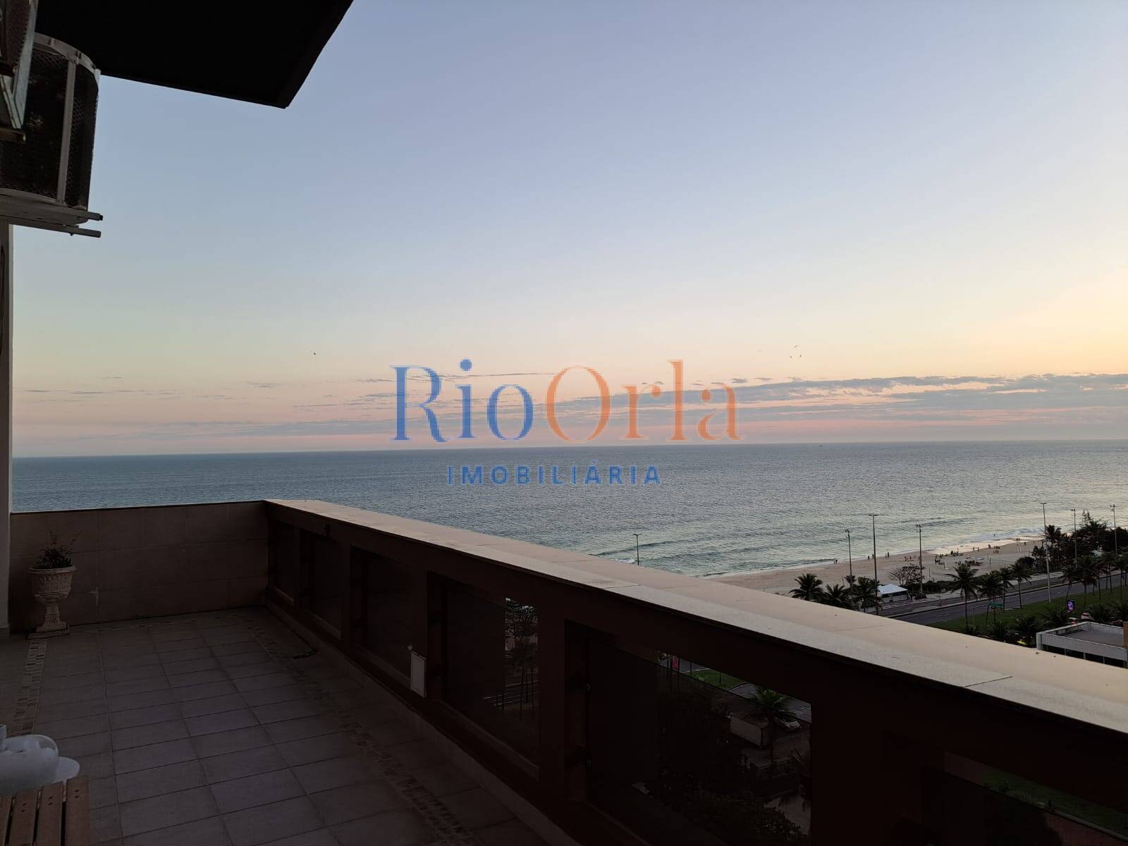 Barramares, apartamento 4 quartos na praia da Barra com infraestrutura ! 
