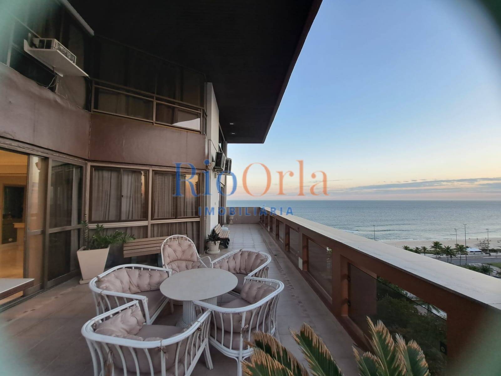Barramares, apartamento 4 quartos na praia da Barra com infraestrutura ! 